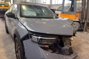Opel Mokka 1.2 Turbo 136 CV 11/2025 sinistrata