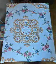 Tovaglia antica rotonda ricamata a mano