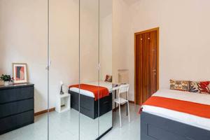 Stanza in appartamento di 138 m² a Milano