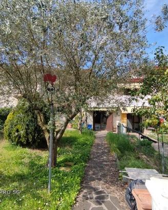 Villetta a schiera di 188 m² con 5 locali e box au