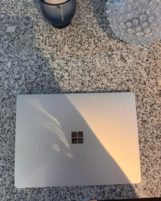 Microsoft Surface Laptop