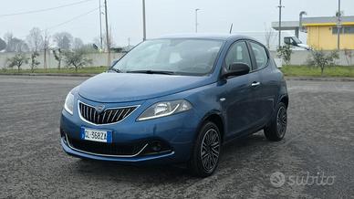 Lancia Ypsilon 1000 FIRE FLY ECOCHIC SILVER