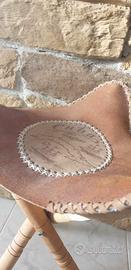 sgabello legno e camoscio