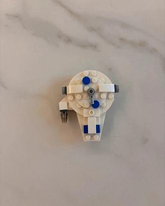 LEGO Star Wars Micro Millennium Falcon