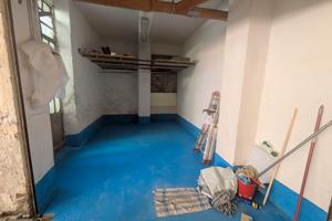 BoX Cornigliano 13 mq (auto piccola o più moto )