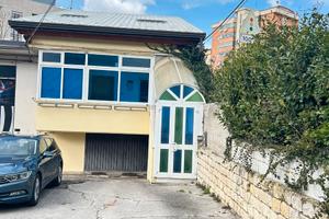 Villa indipendente in città zona residenziale