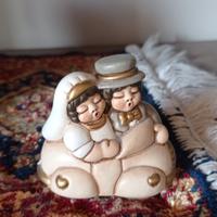 Statuina Thun sposi su Vespa