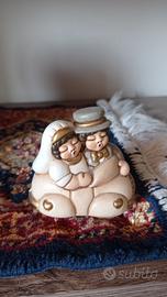 Statuina Thun sposi su Vespa