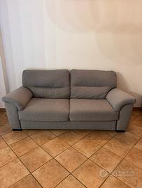 Divano con pouf estraibile poltronesofa