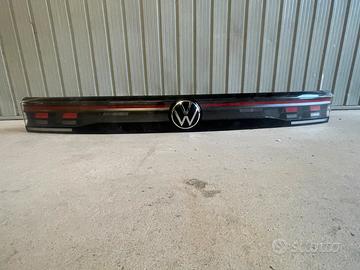 Luce posteriore Nuova Tiguan 2025