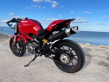 Monster 796