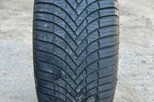 Gomma per auto 215/60/17