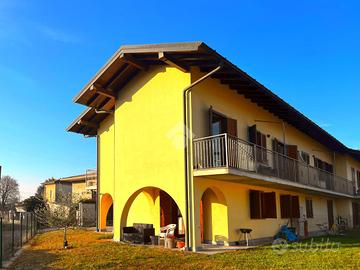 VILLA A SCHIERA A CAVARIA CON PREMEZZO