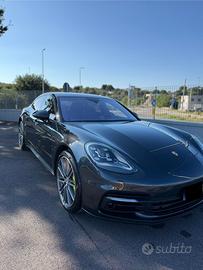 Porsche Panamera 4 e-hybrid Platinum Edition
