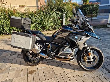 BMW R 1250 GS TRIPLE BLACK
