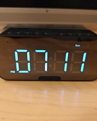 Sveglia Digitale LED con Bluetooth e Cassa