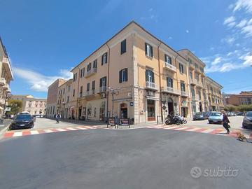 Attività Bar-40 mq con gazebo esterno-zona centro