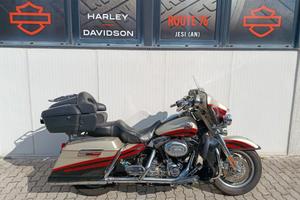 Harley-davidson CVO Ultra Classic Electra Glide - 