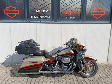 Harley-davidson CVO Ultra Classic Electra Glide - 