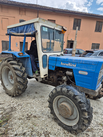 Trattori e attrezzatura agricola