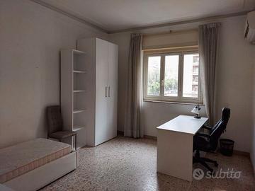 Stanza singola in Via Etnea alta