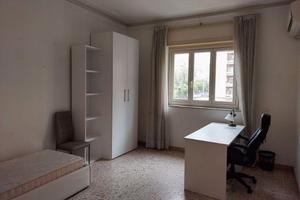 Stanza singola in Via Etnea alta