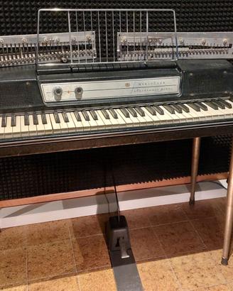 WURLITZER vintage piano 200A + Parti di ricambio.
