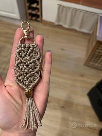 Poratchiavi a cuore in macramè