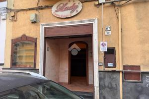 NEGOZIO A CASTELLAMMARE DI STABIA