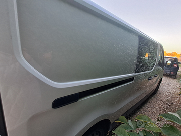 Furgone renaut trafic 6 posti passo lungo