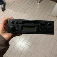 Stereo auto marca Grunding