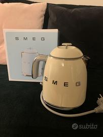 Bollitore Smeg (0,8 litri) col. panna, MAI USATO