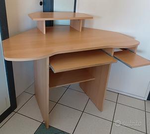 Scrivania/postazione PC