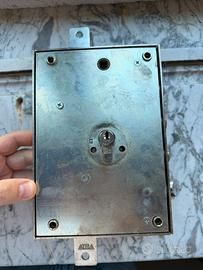 Serratura e cilindro per porta blindata