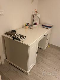Scrivania Ikea in legno