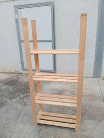 Scaffali in legno