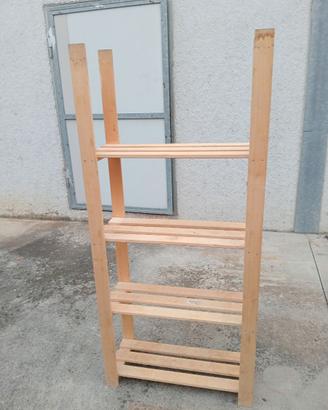 Scaffali in legno