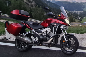 Honda crossrunner 800