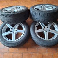 4 gomme invernali più cerchi da 17 pollici 
