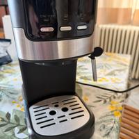Macchinetta per caffè e cappuccino