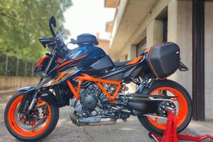 ktm superduke  1290 evo r