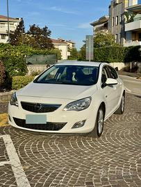 Opel Astra J 1.4 Turbo 140 CV Cosmo 2012 85.000 km