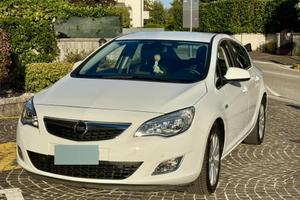 Opel Astra J 1.4 Turbo 140 CV Cosmo 2012 85.000 km