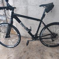 BICI DA GRAVEL CON RUOTE IN CARBONIO 