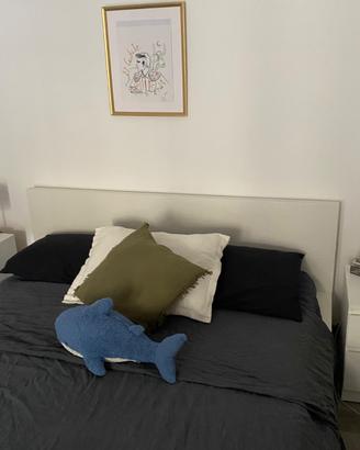 Struttura letto matrimoniale e comodini