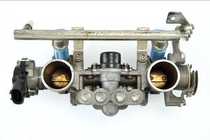 Suzuki Inazuma 250 12 17 corpo farfallato