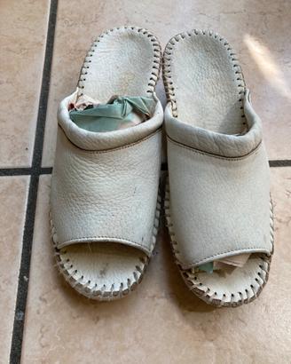 Mules con il tacco.