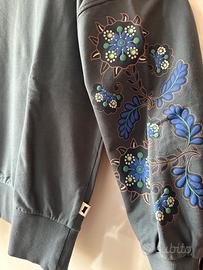 Felpa con cappuccio e fiori Carrera