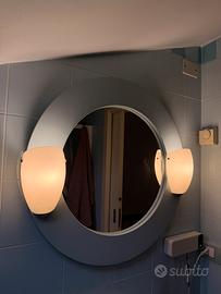 Specchio con lompadine a led inegrate. Colore azzu