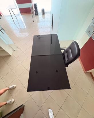 Scrivanie Ikea da ufficio